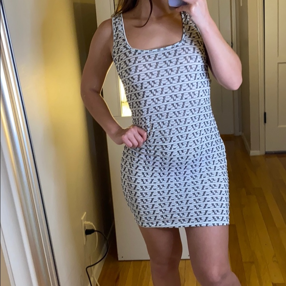 Black and white bodycon dress